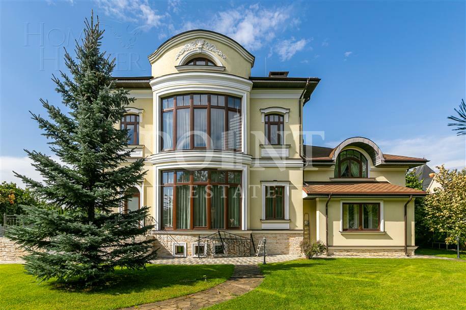 3-этажный коттедж 860 м² с отделкой