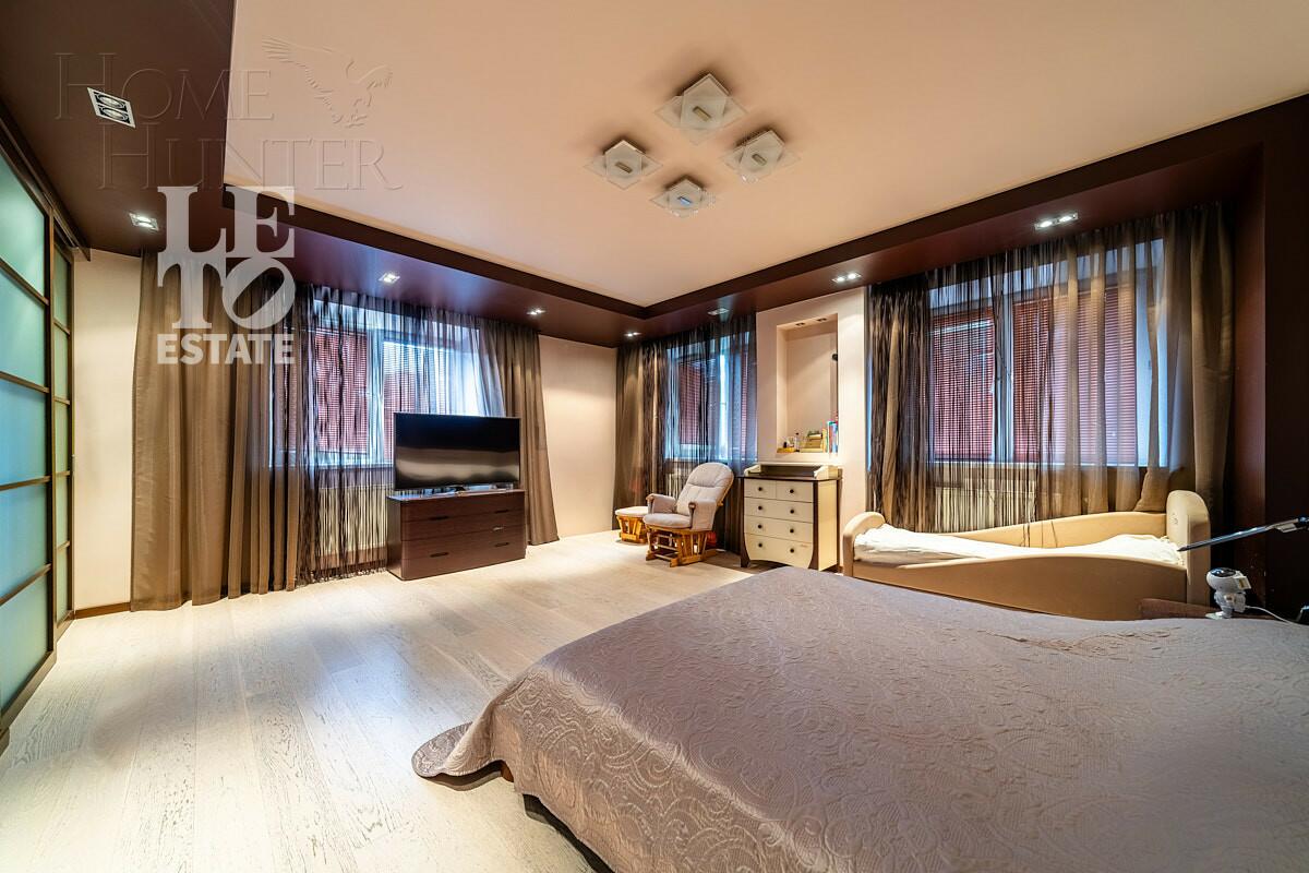 4-этажный таунхаус 220 м² с отделкой