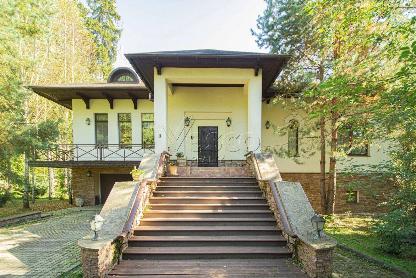 2-этажный коттедж 462 м² с отделкой