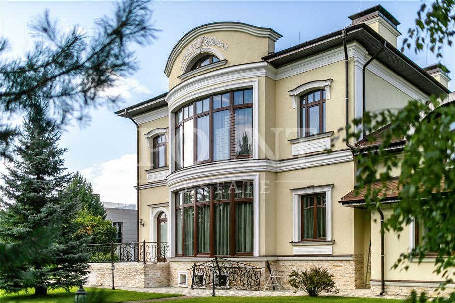 3-этажный коттедж 860 м² с отделкой