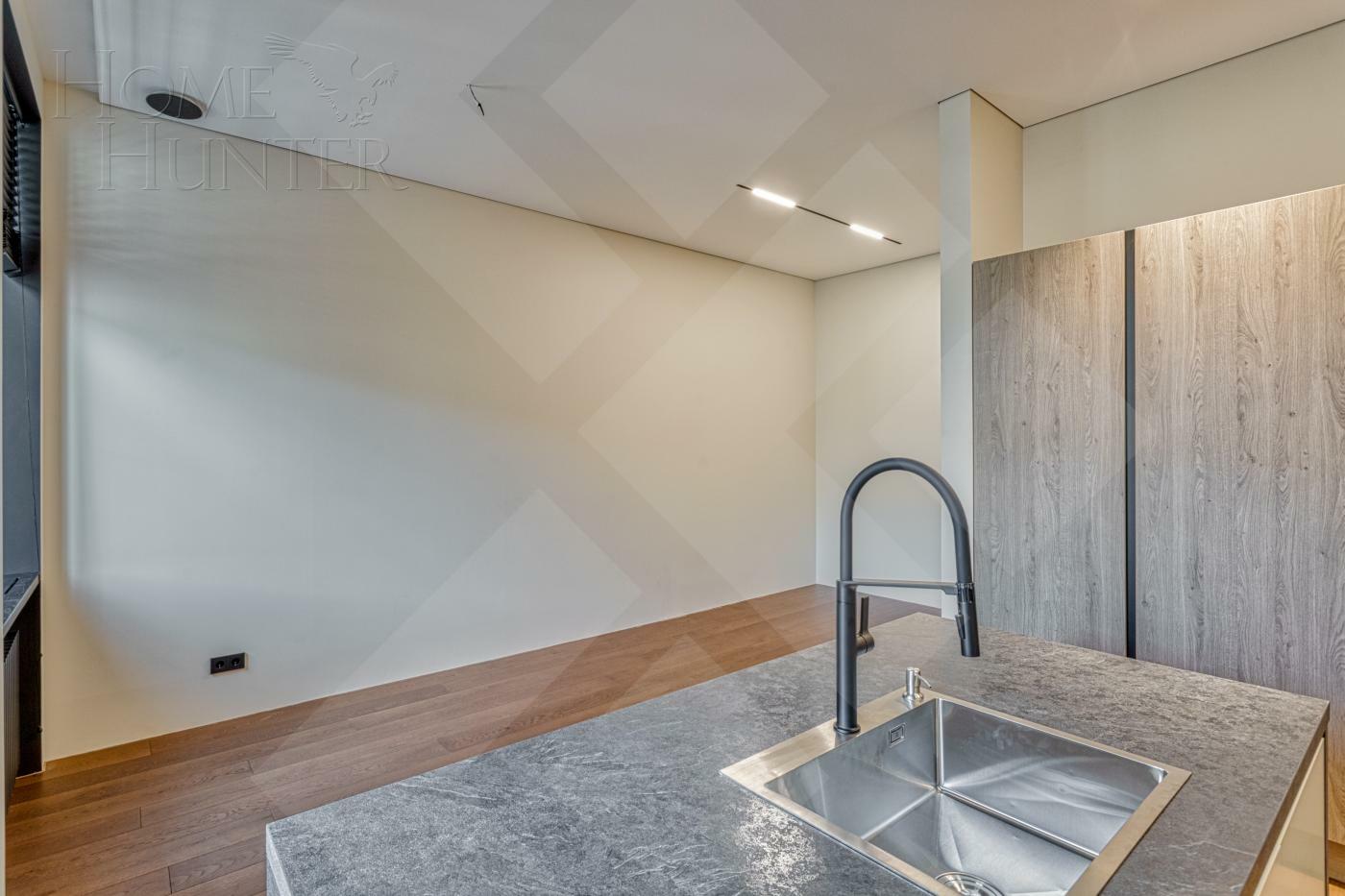 4-КОМН. КВАРТИРА С ОТДЕЛКОЙ 250.25 М² НА 4 ЭТАЖЕ