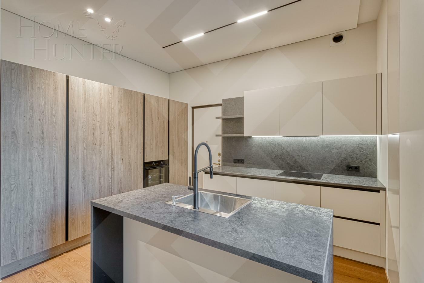 4-КОМН. КВАРТИРА С ОТДЕЛКОЙ 250.25 М² НА 4 ЭТАЖЕ