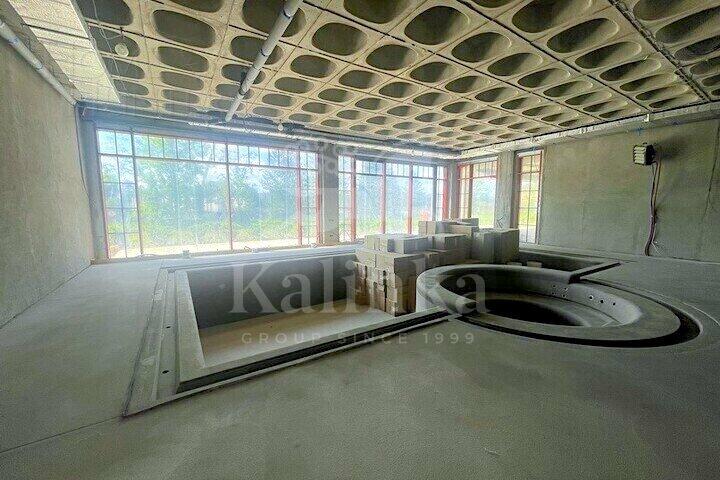 2-этажный коттедж 3 600 м² без отделки