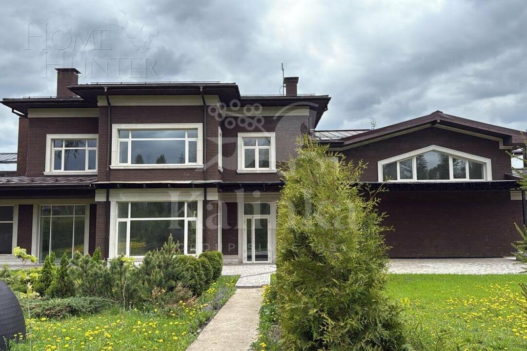2-этажный коттедж 650 м² без отделки