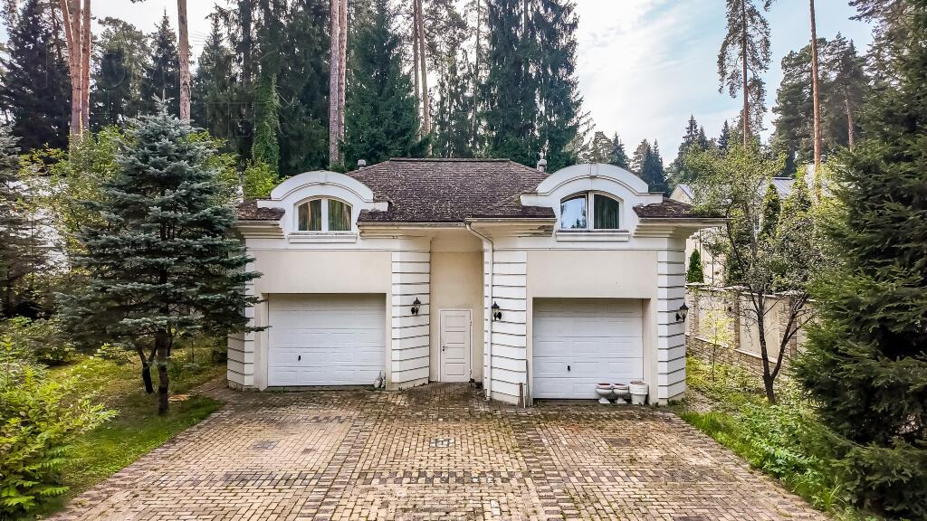 2-этажный коттедж 696 м² с отделкой