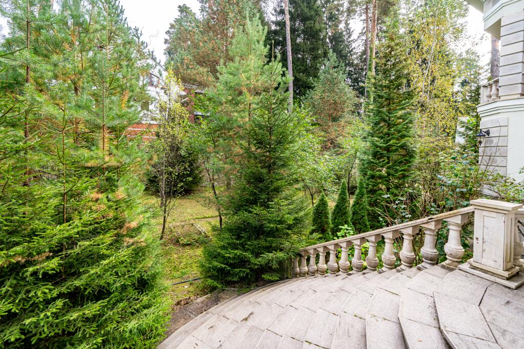 2-этажный коттедж 696 м² с отделкой