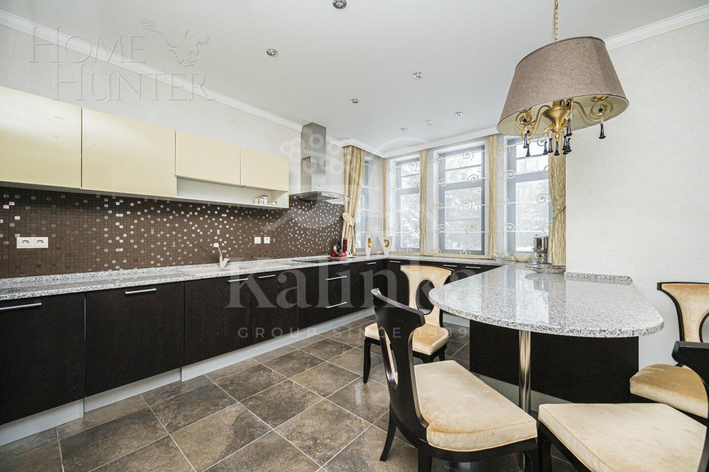 2-этажный коттедж 528 м² с отделкой