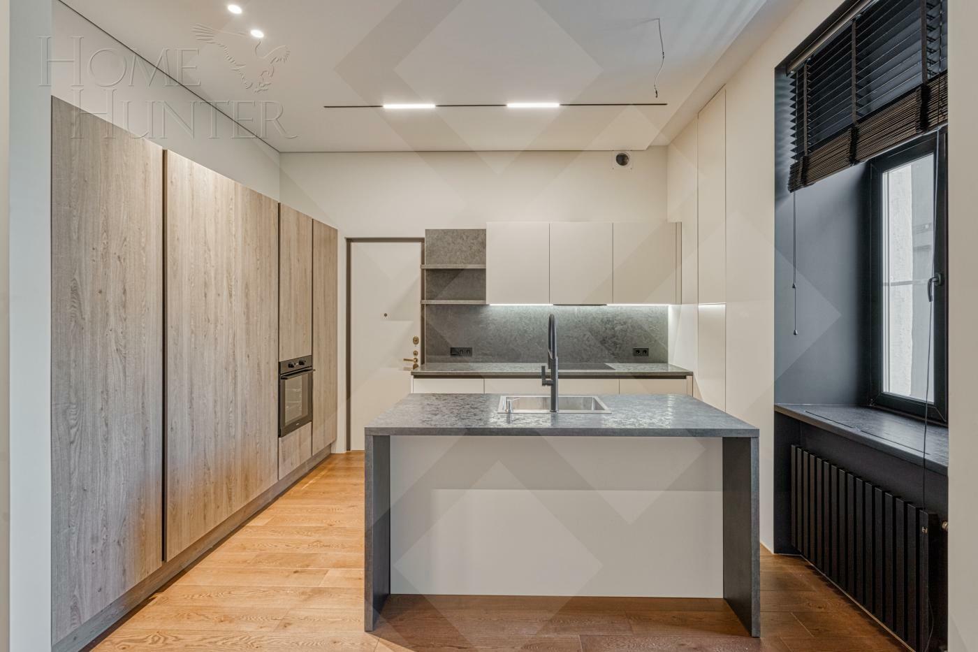 4-КОМН. КВАРТИРА С ОТДЕЛКОЙ 250.25 М² НА 4 ЭТАЖЕ