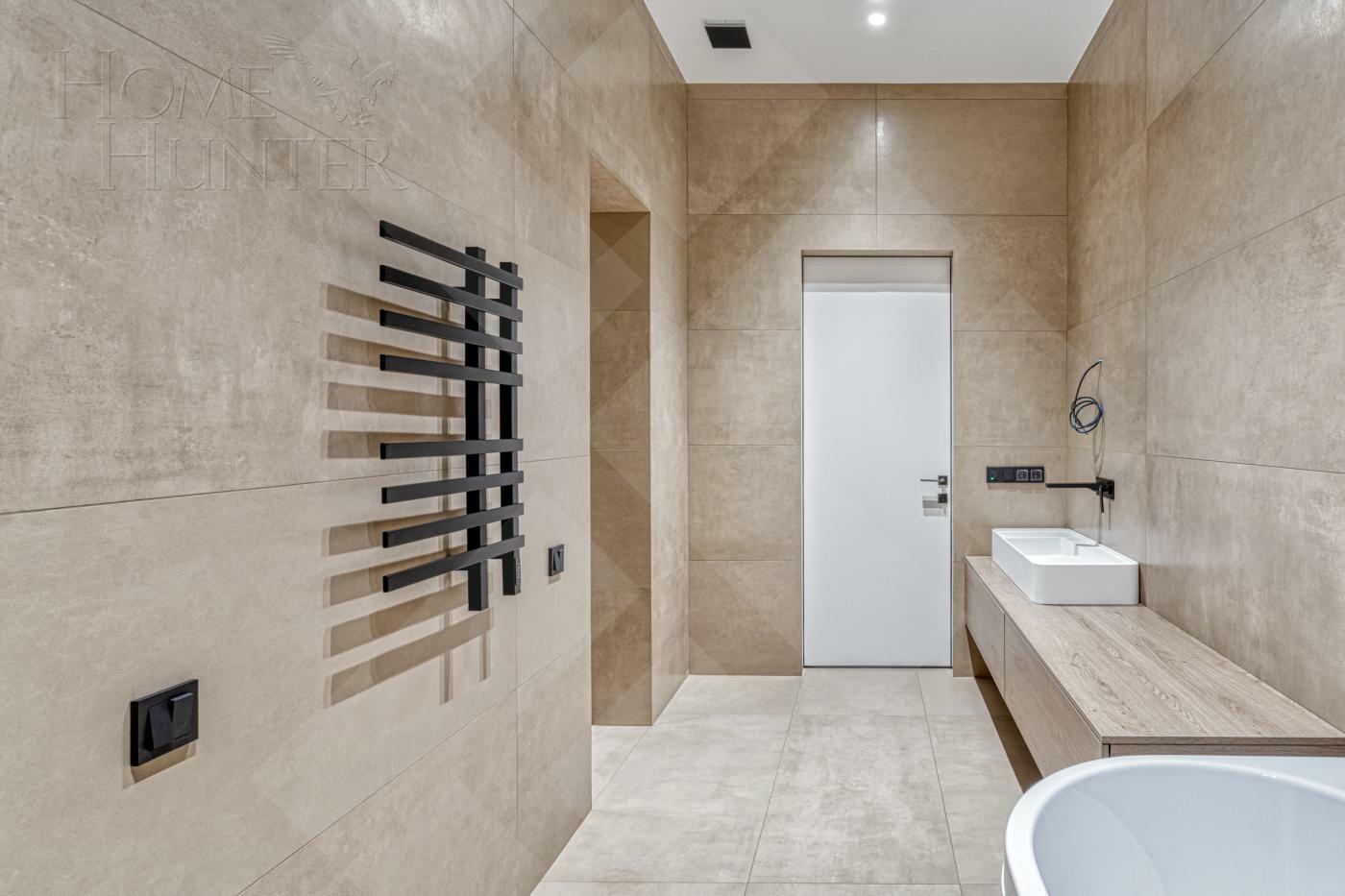 4-КОМН. КВАРТИРА С ОТДЕЛКОЙ 250.25 М² НА 4 ЭТАЖЕ