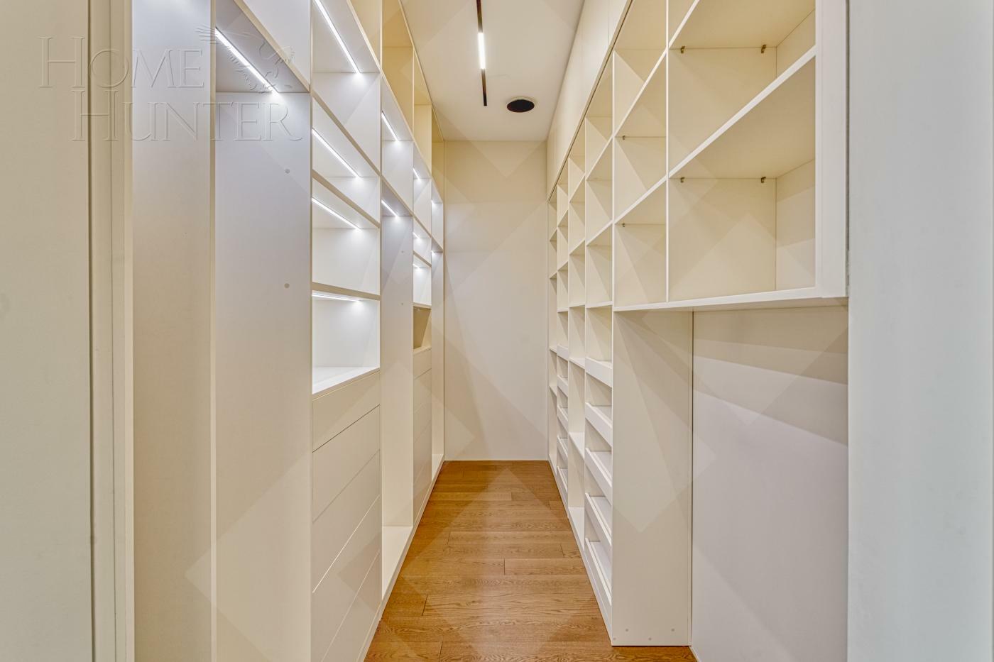 4-КОМН. КВАРТИРА С ОТДЕЛКОЙ 250.25 М² НА 4 ЭТАЖЕ