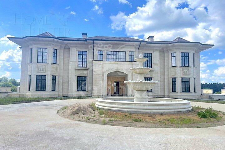 2-этажный коттедж 3 600 м² без отделки