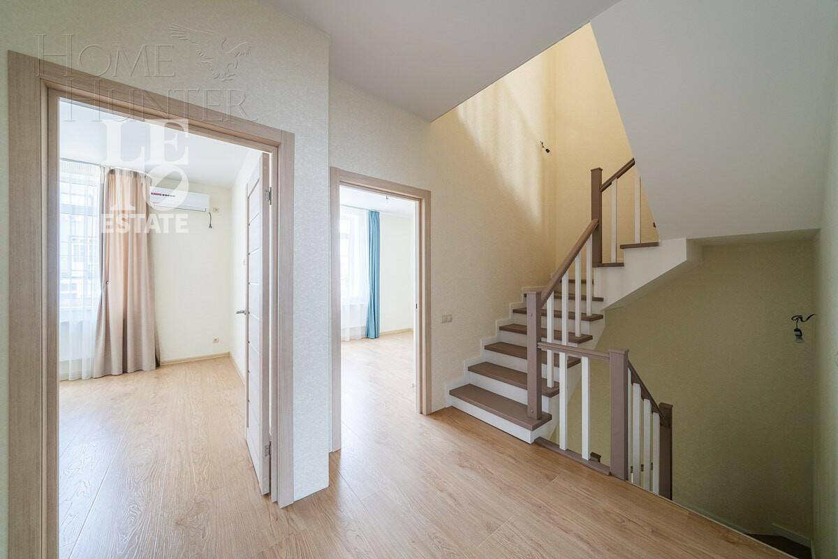 2-этажный таунхаус 286.7 м² с отделкой