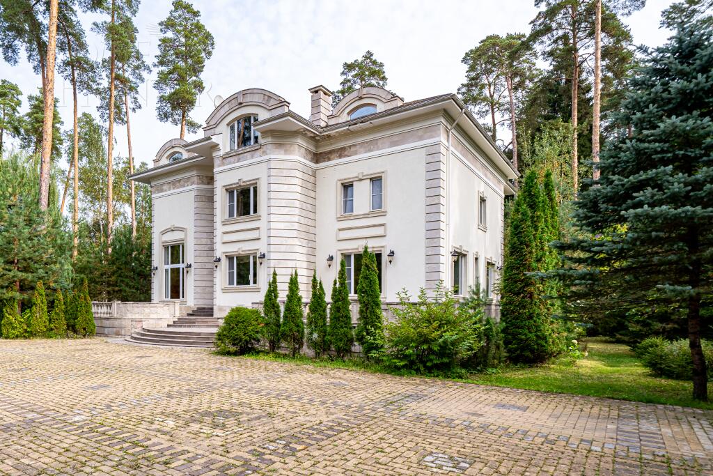 2-этажный коттедж 696 м² с отделкой