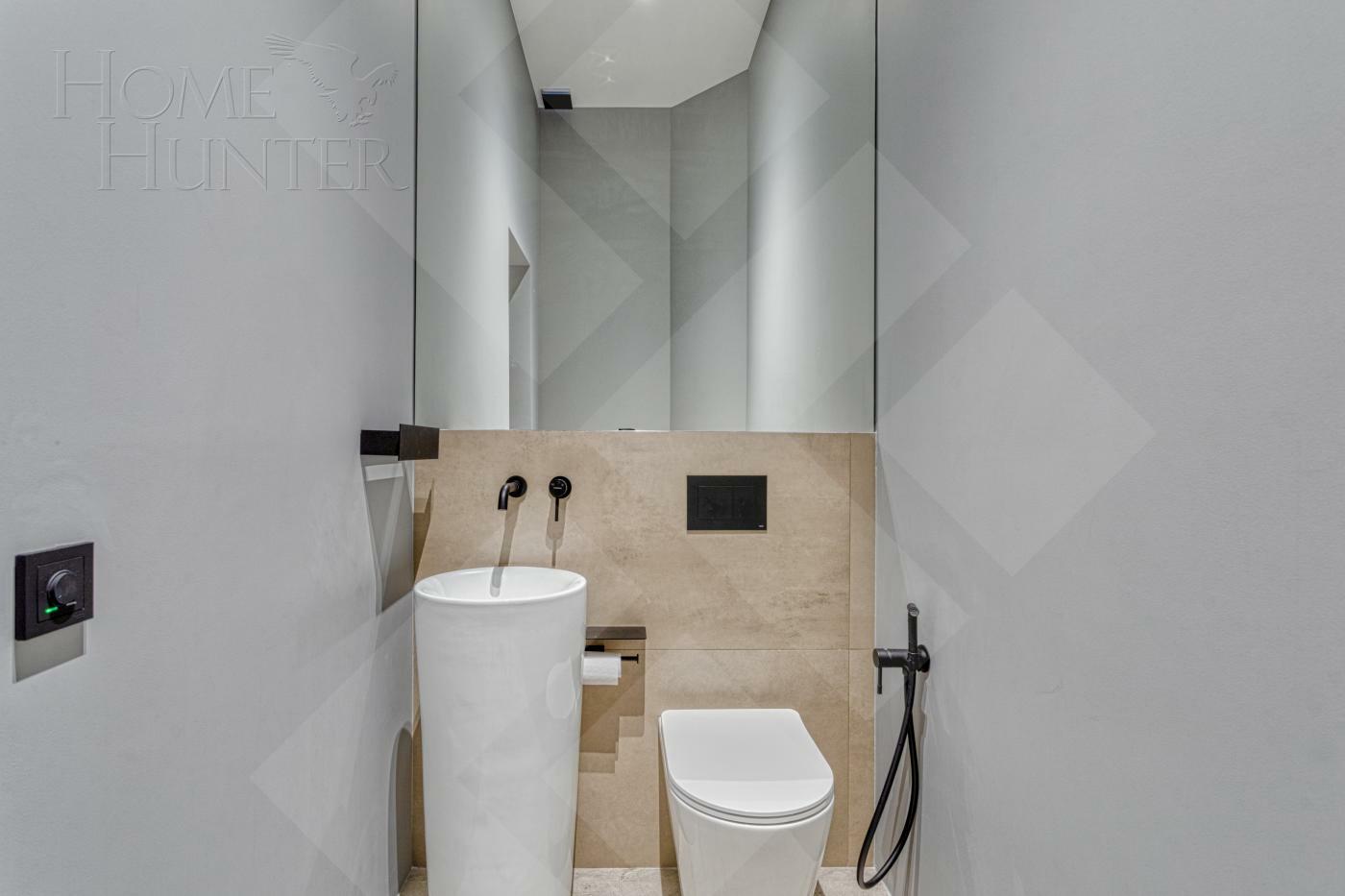 4-КОМН. КВАРТИРА С ОТДЕЛКОЙ 250.25 М² НА 4 ЭТАЖЕ