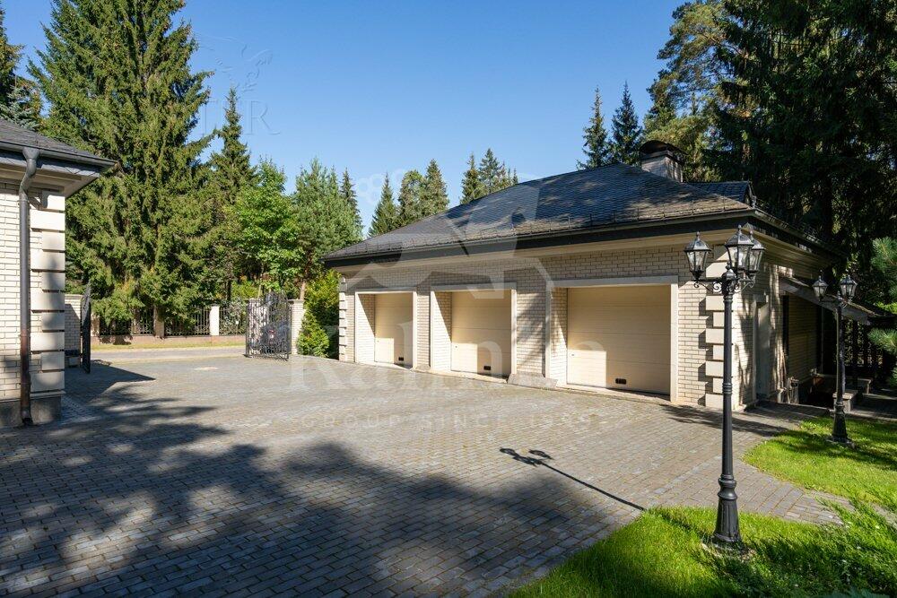 2-этажный коттедж 600 м² с отделкой