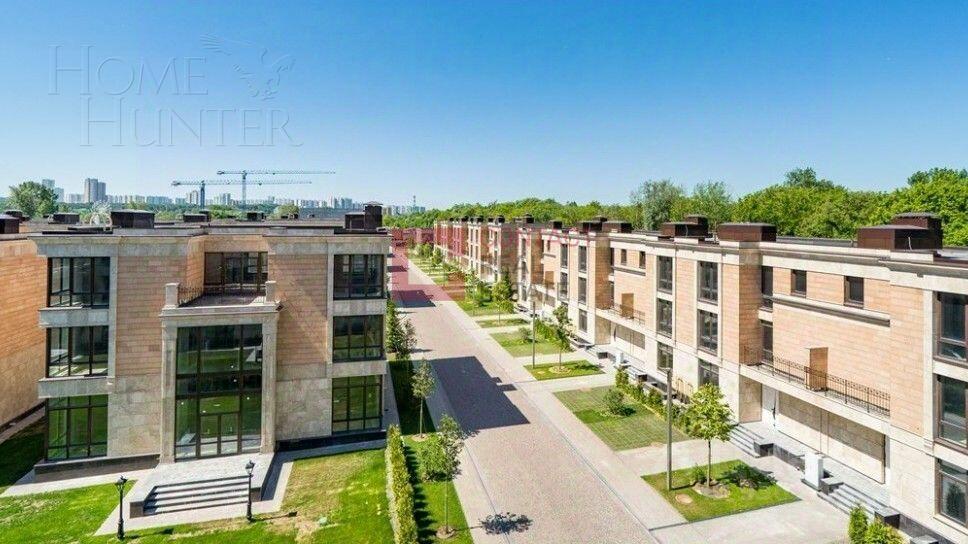 3-этажный коттедж 856 м² без отделки