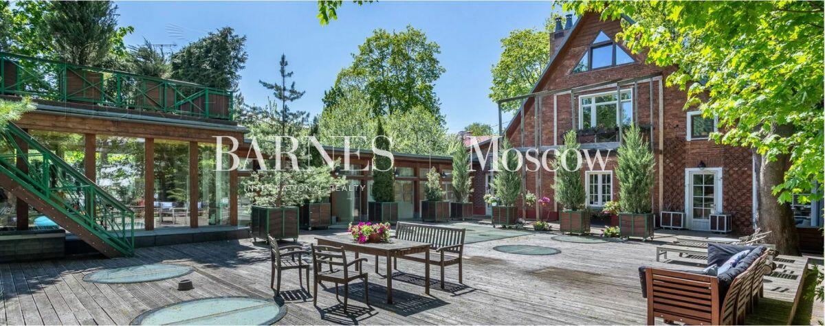 12-КОМН. ОСОБНЯК С ОТДЕЛКОЙ 1 200 М² НА 1 ЭТАЖЕ