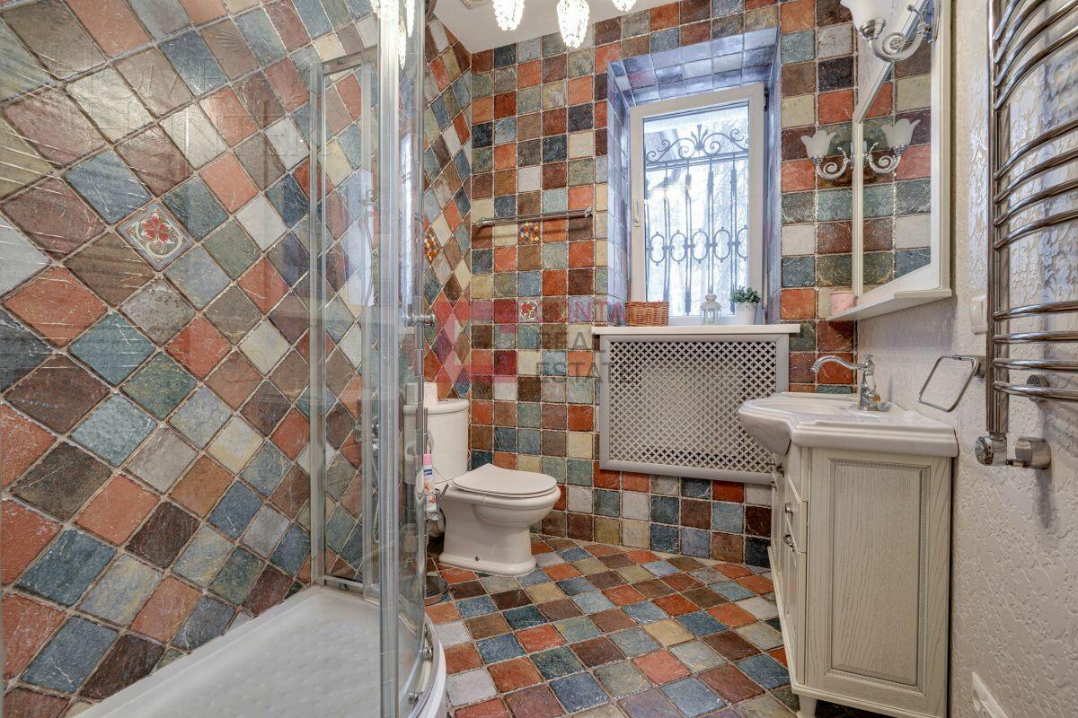 3-этажный коттедж 400 м² с отделкой