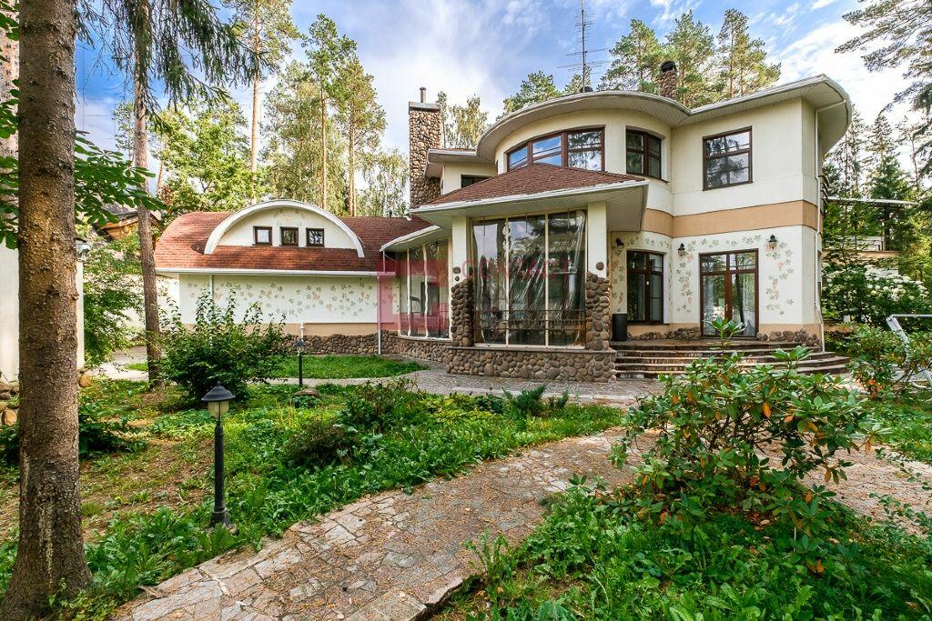 2-этажный коттедж 850 м² с отделкой