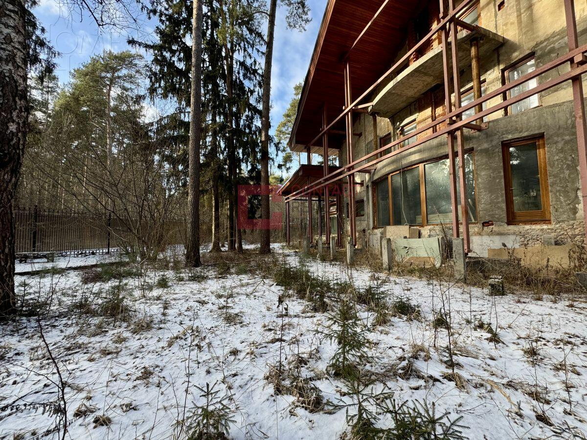 2-этажный коттедж 1 200 м² без отделки