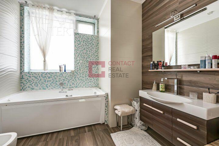 3-этажный таунхаус 350 м² с отделкой