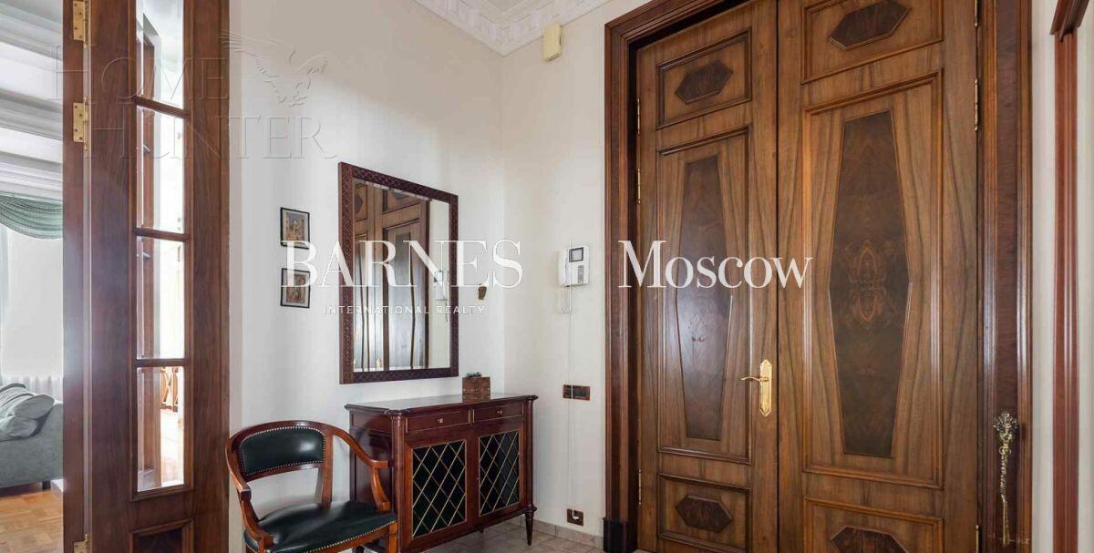 5-КОМН. КВАРТИРА С ОТДЕЛКОЙ 220 М² НА 4 ЭТАЖЕ