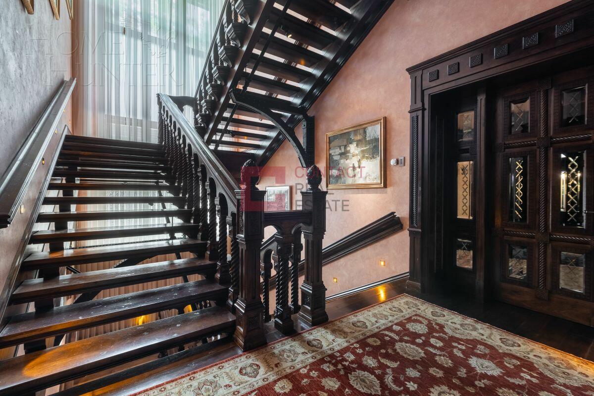 2-этажный коттедж 1 091 м² с отделкой