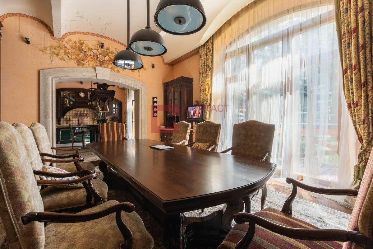 2-этажный коттедж 1 091 м² с отделкой