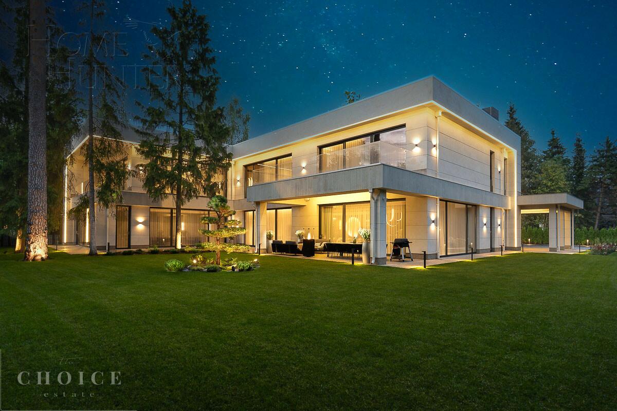 2-этажный коттедж 1 256 м² с отделкой