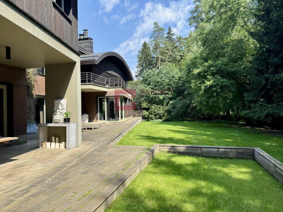 2-этажный коттедж 1 200 м² с отделкой