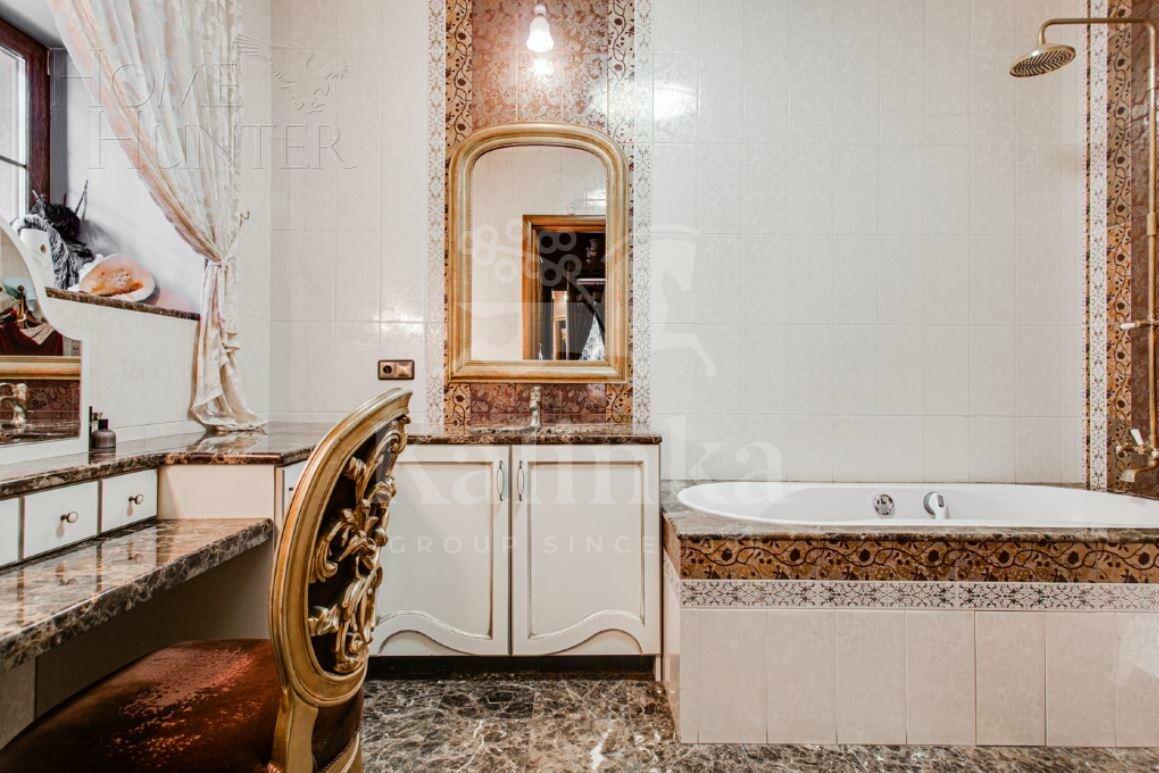 2-этажный коттедж 763 м² с отделкой