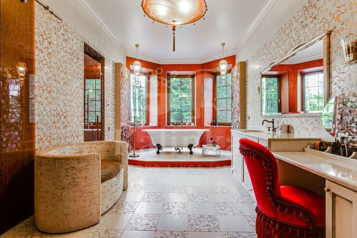 2-этажный коттедж 763 м² с отделкой