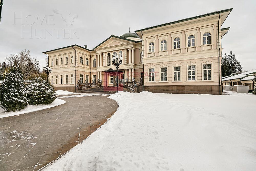 3-этажный коттедж 3 000 м² с отделкой