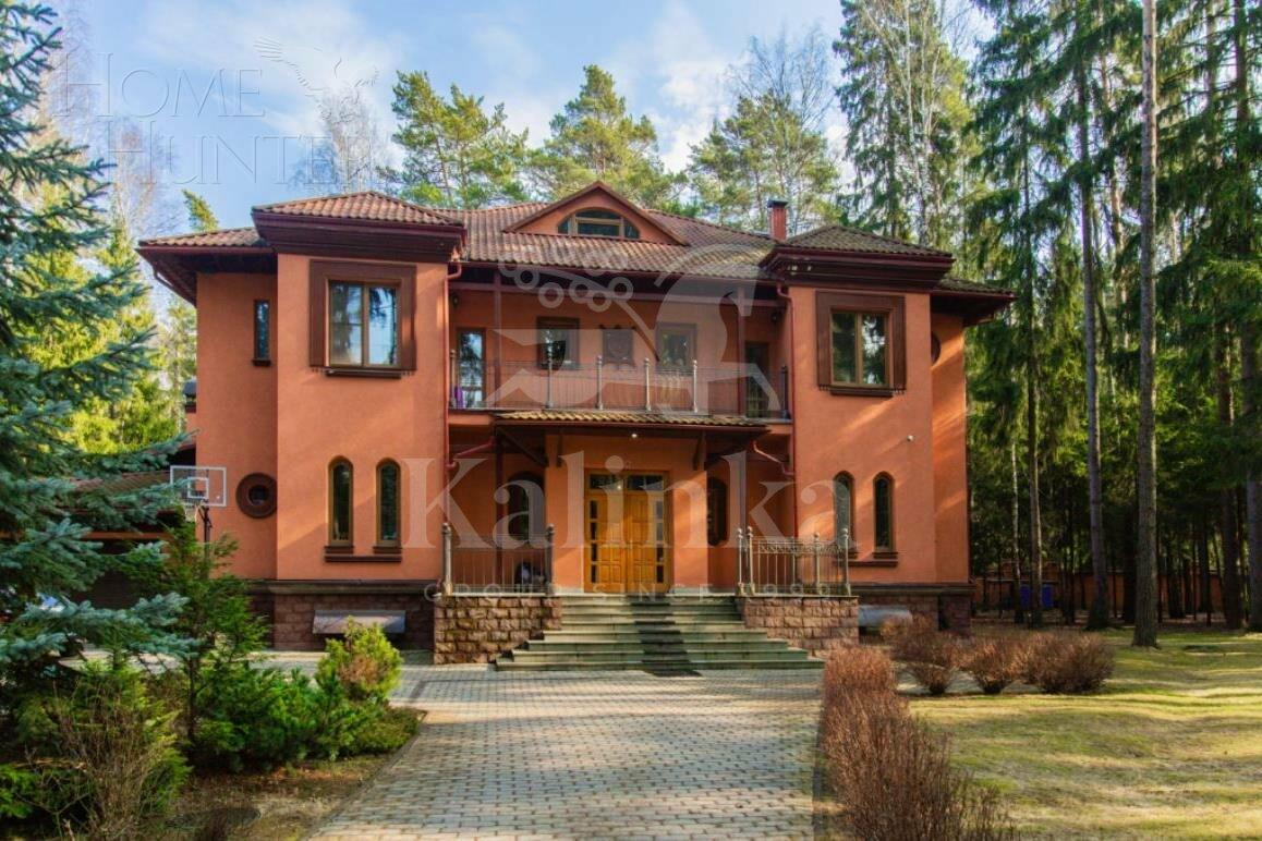 2-этажный коттедж 763 м² с отделкой