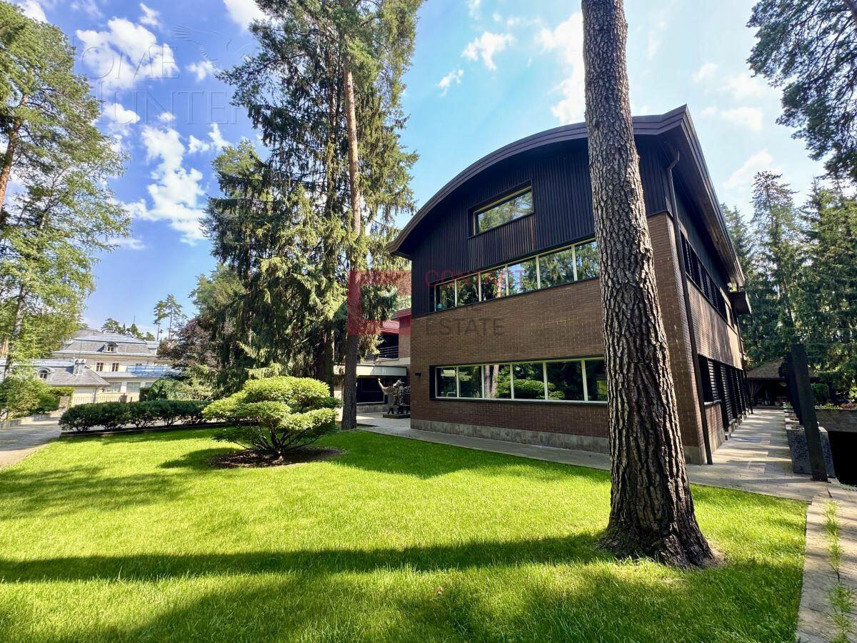 2-этажный коттедж 1 200 м² с отделкой