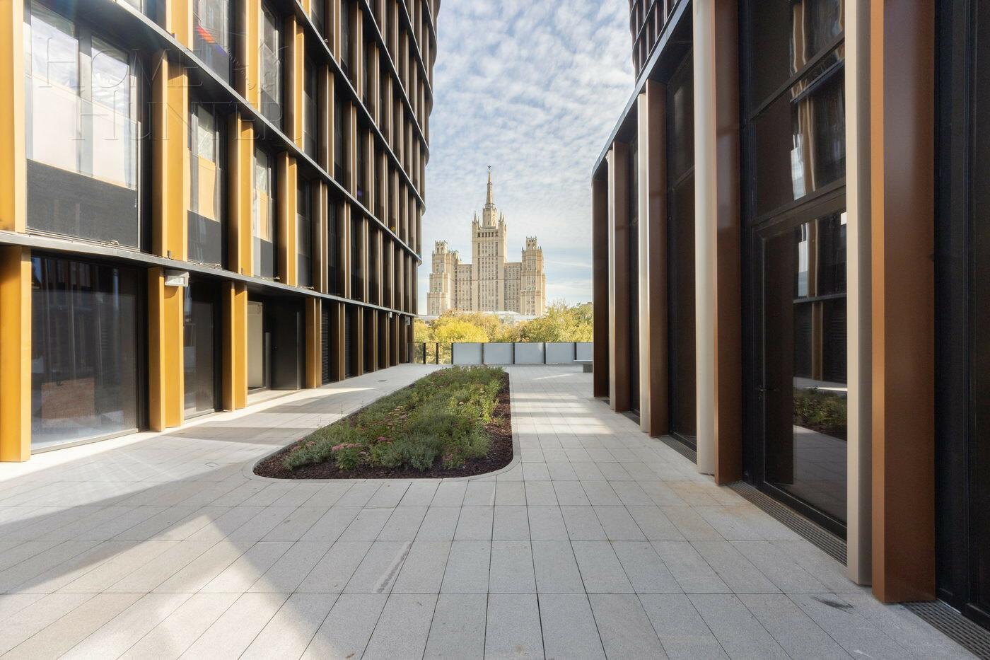 4-КОМН. АПАРТАМЕНТЫ БЕЗ ОТДЕЛКИ 141.7 М² НА 11 ЭТАЖЕ