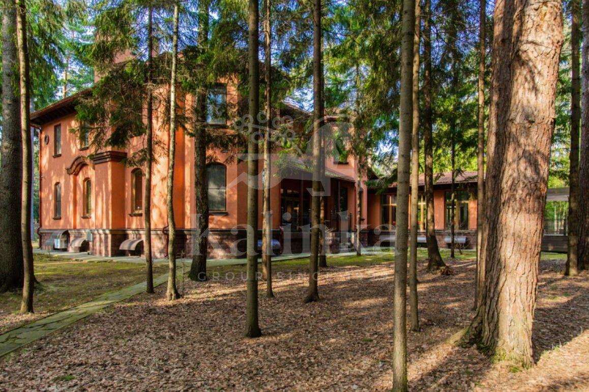 2-этажный коттедж 763 м² с отделкой