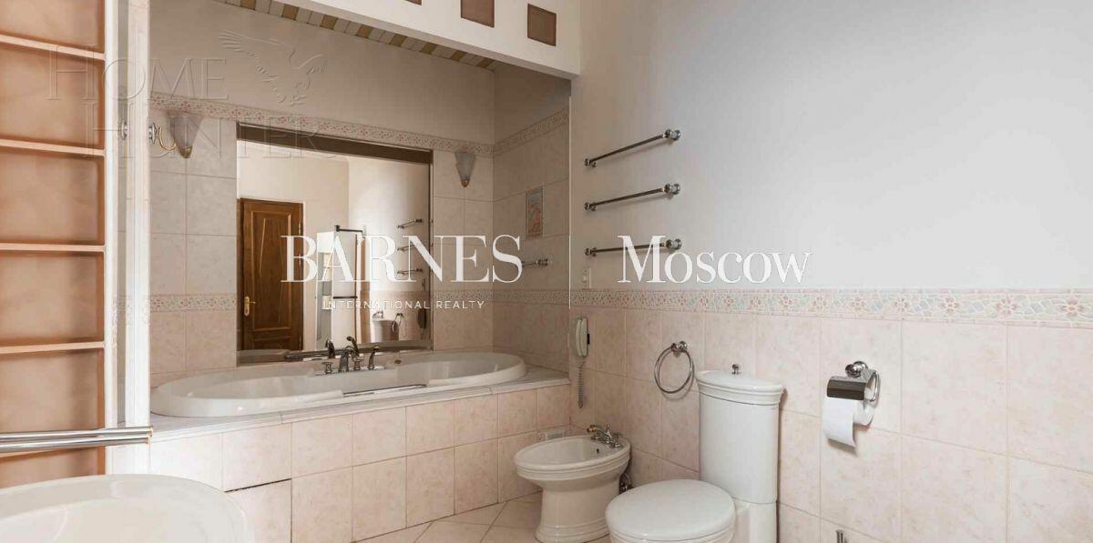 5-КОМН. КВАРТИРА С ОТДЕЛКОЙ 220 М² НА 4 ЭТАЖЕ