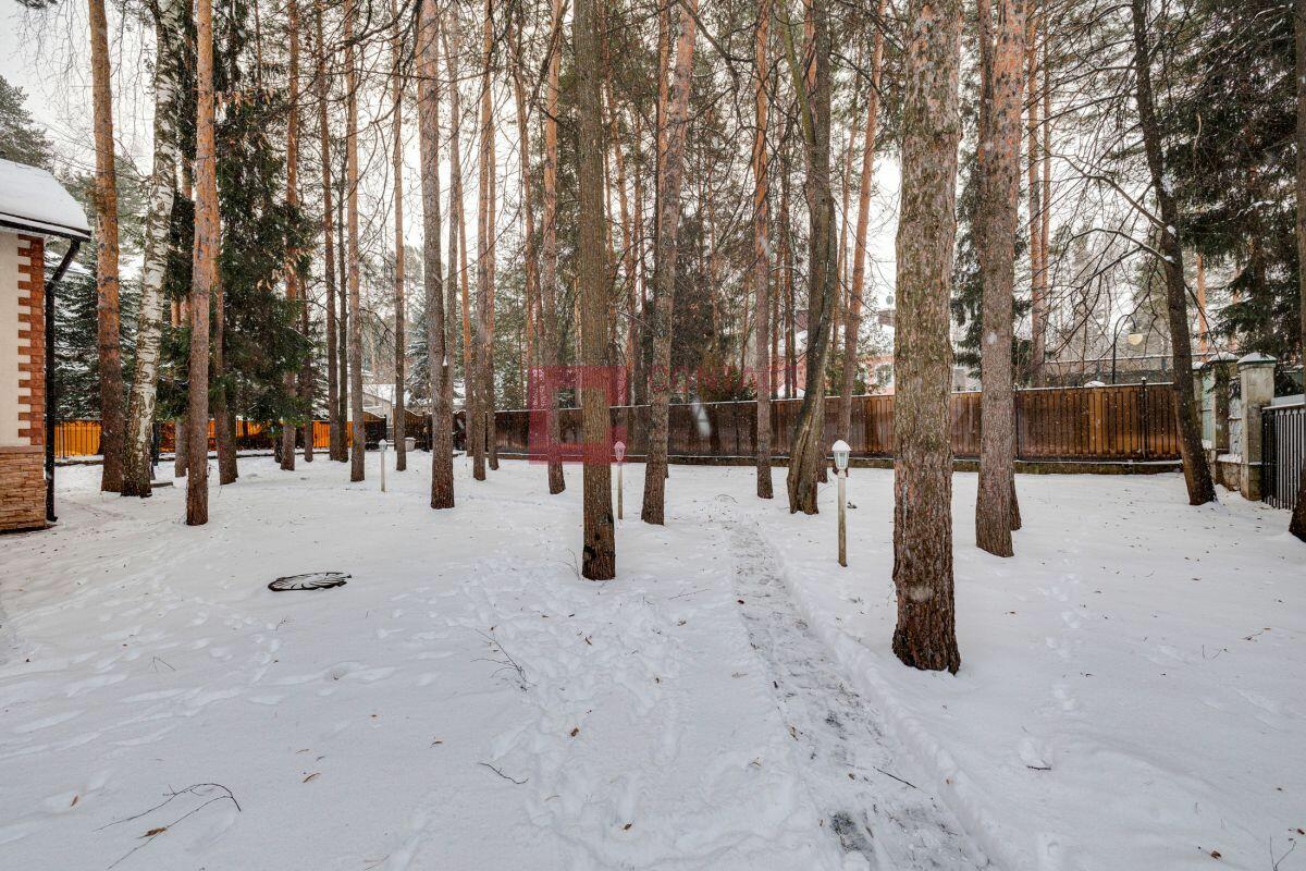 3-этажный коттедж 400 м² с отделкой