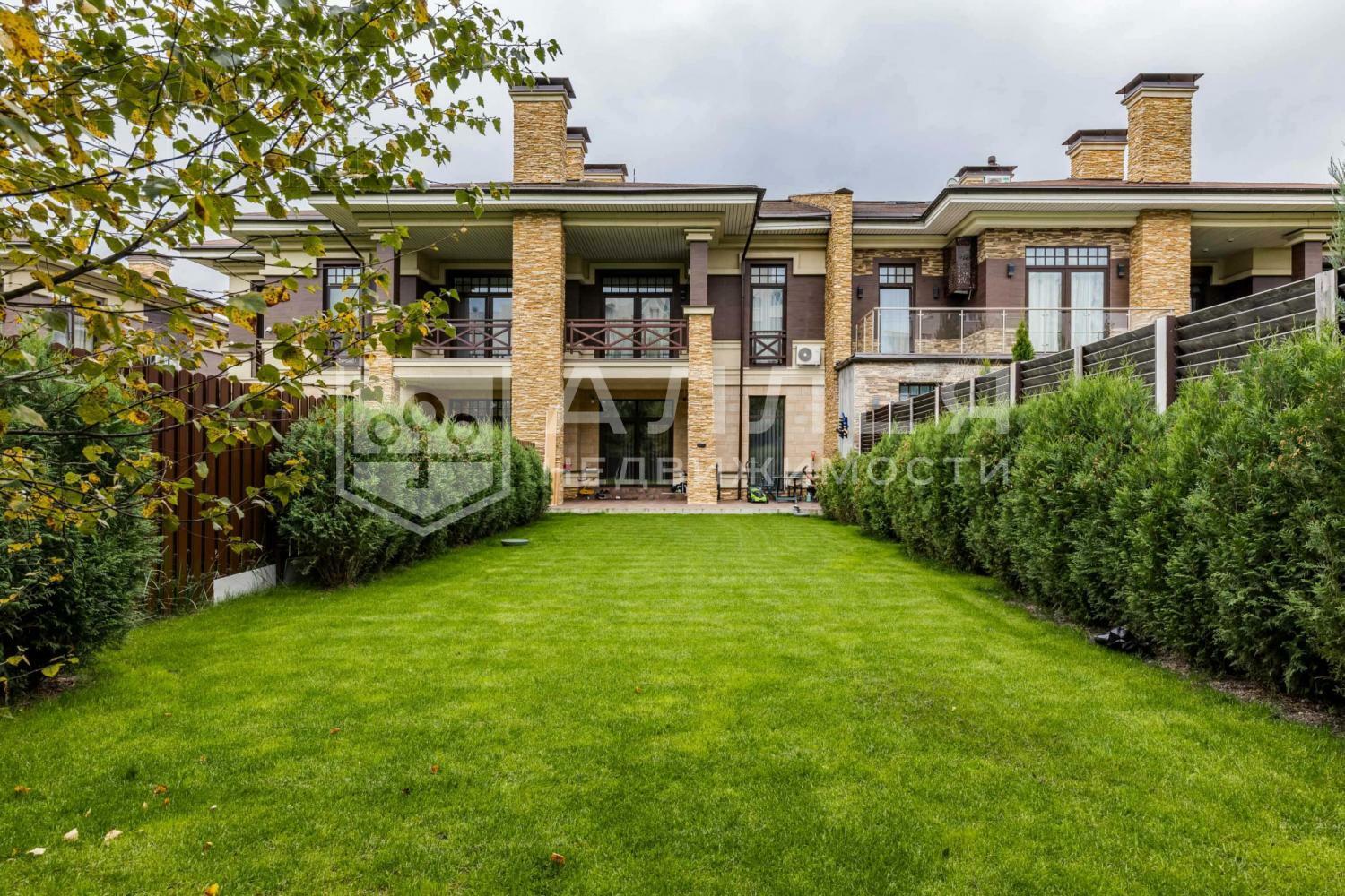 2-этажный таунхаус 289 м² с отделкой