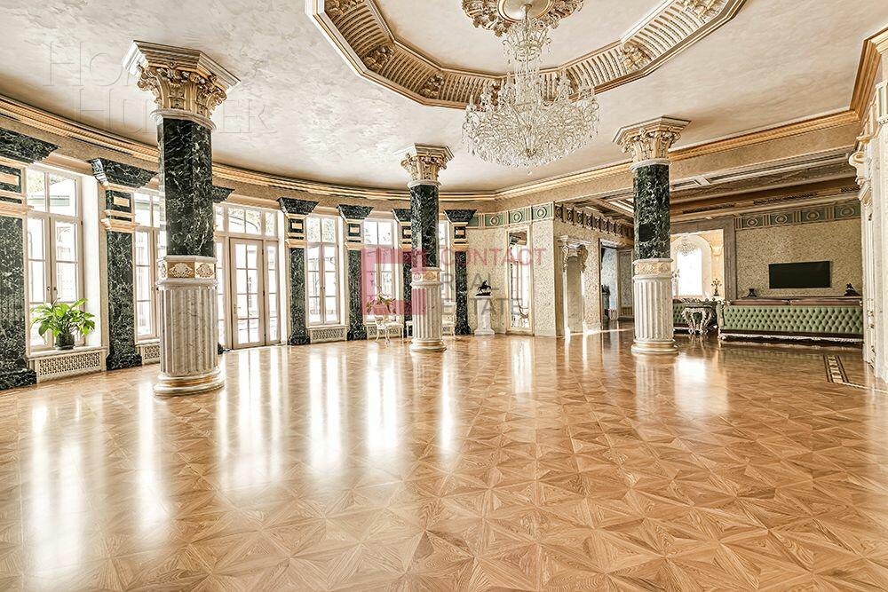 3-этажный коттедж 3 000 м² с отделкой