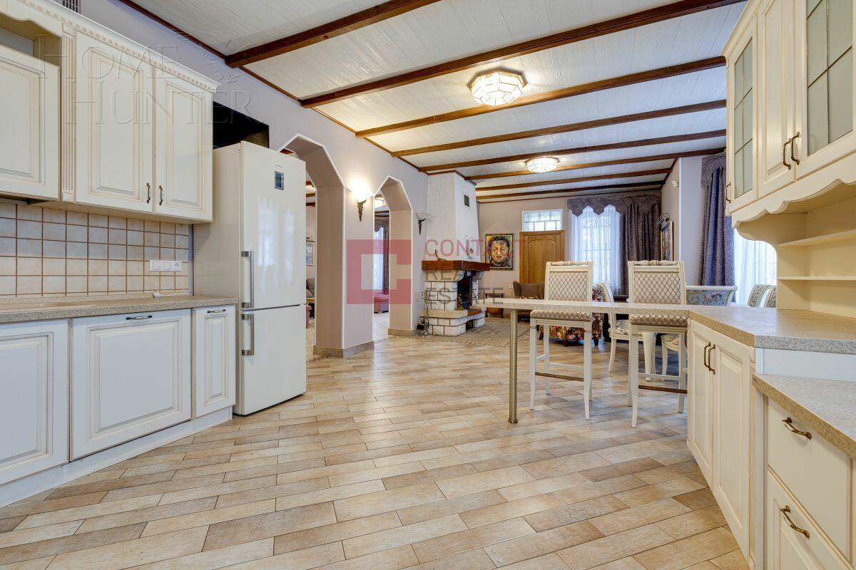 3-этажный коттедж 400 м² с отделкой