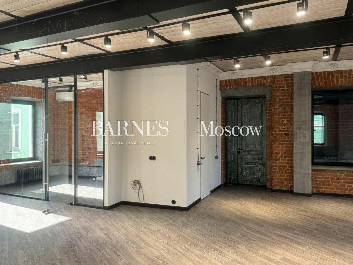 2-КОМН. КВАРТИРА С ОТДЕЛКОЙ 130 М² НА 3 ЭТАЖЕ