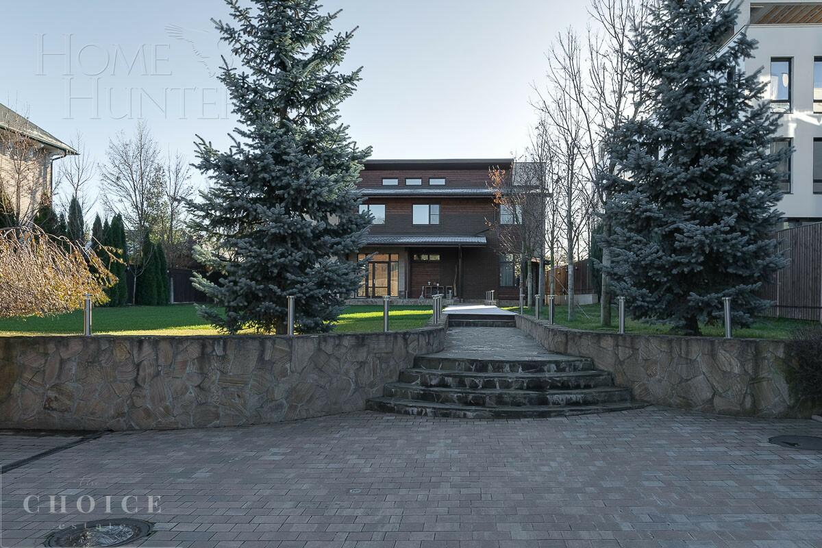 2-этажный коттедж 360 м² с отделкой