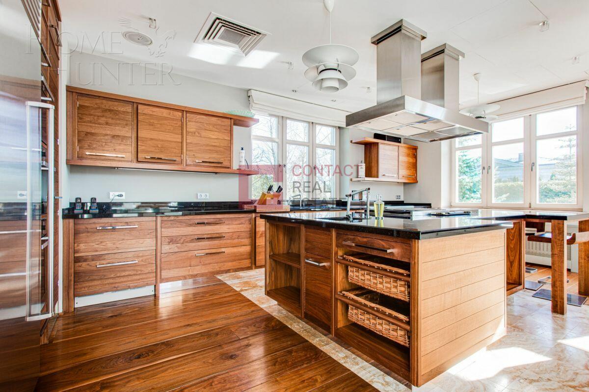 2-этажный коттедж 985 м² с отделкой