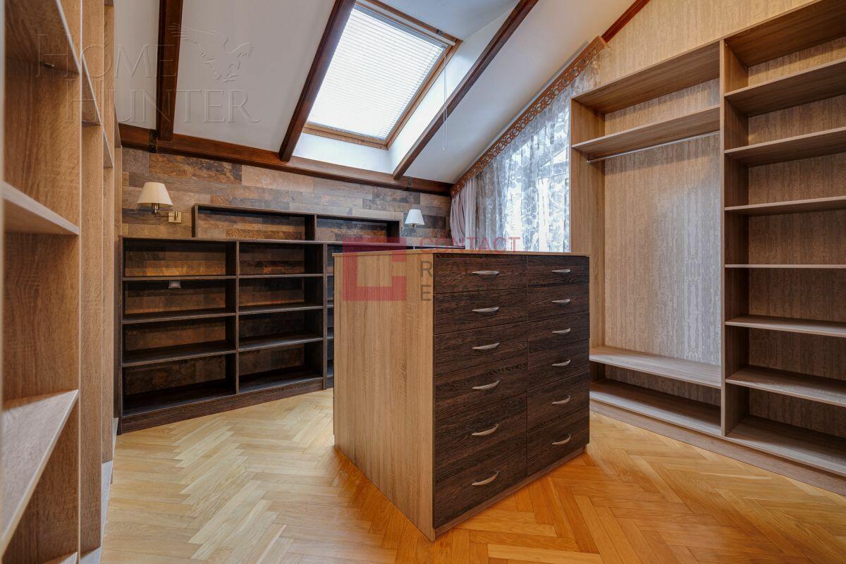 3-этажный коттедж 400 м² с отделкой