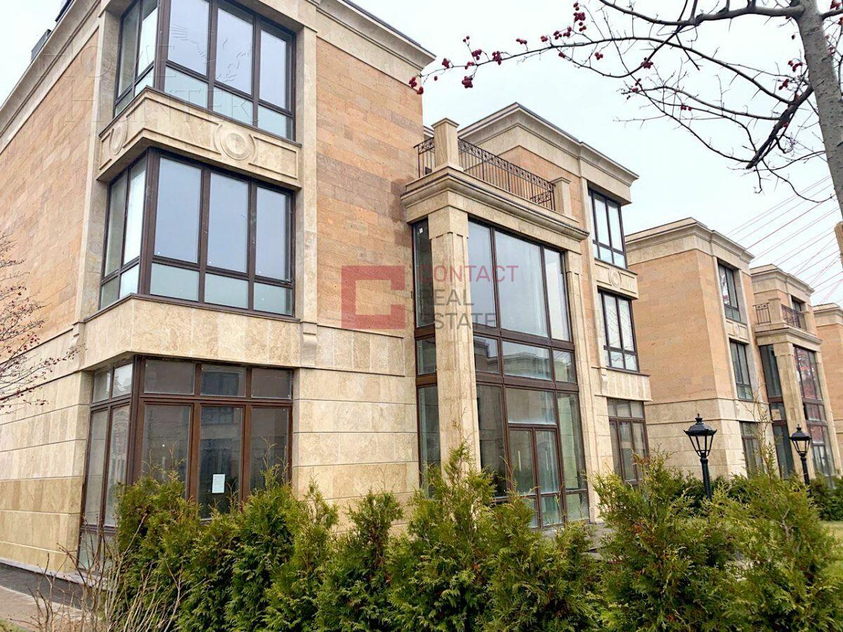 3-этажный коттедж 856 м² без отделки