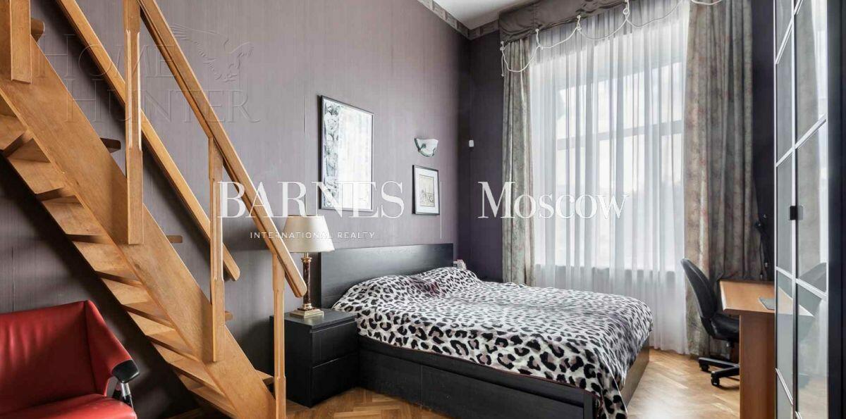 5-КОМН. КВАРТИРА С ОТДЕЛКОЙ 220 М² НА 4 ЭТАЖЕ