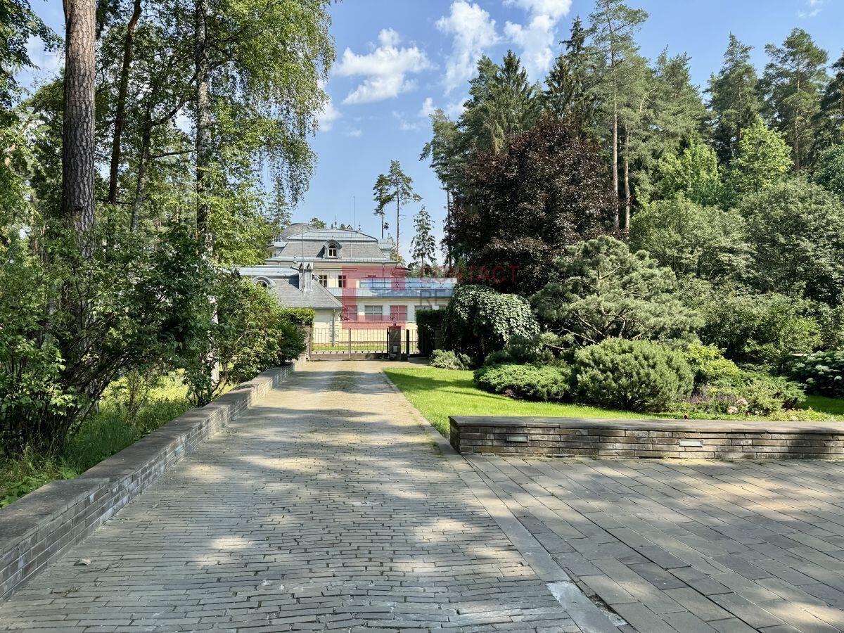 2-этажный коттедж 1 200 м² с отделкой