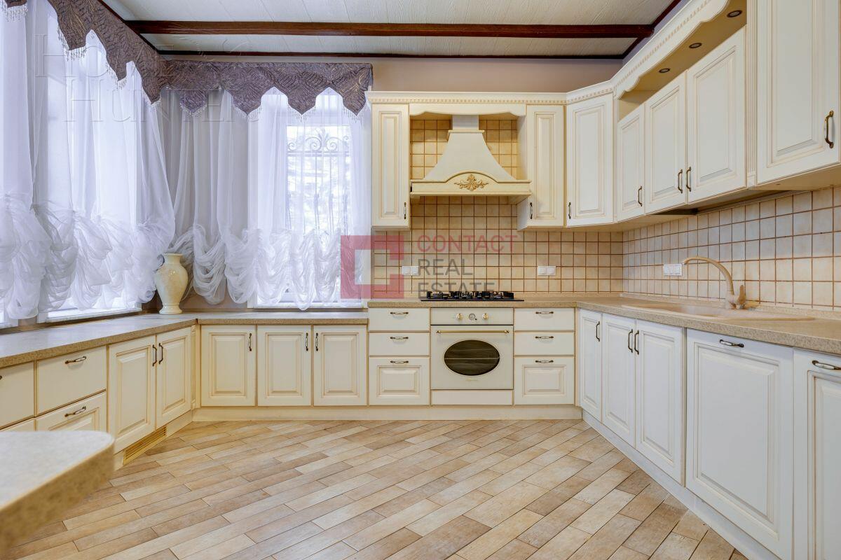 3-этажный коттедж 400 м² с отделкой